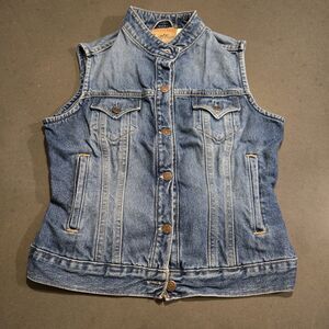 Levi Strauss Signature Denim Blue Vest  Women's Size M (8/10) Button Front